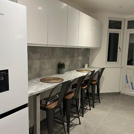 Beautiful Rooms Only Few Steps Away From Bruce Grove Tottenham Stadium ロンドン エクステリア 写真