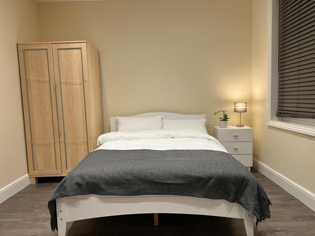 Beautiful Rooms Only Few Steps Away From Bruce Grove Tottenham Stadium ロンドン エクステリア 写真