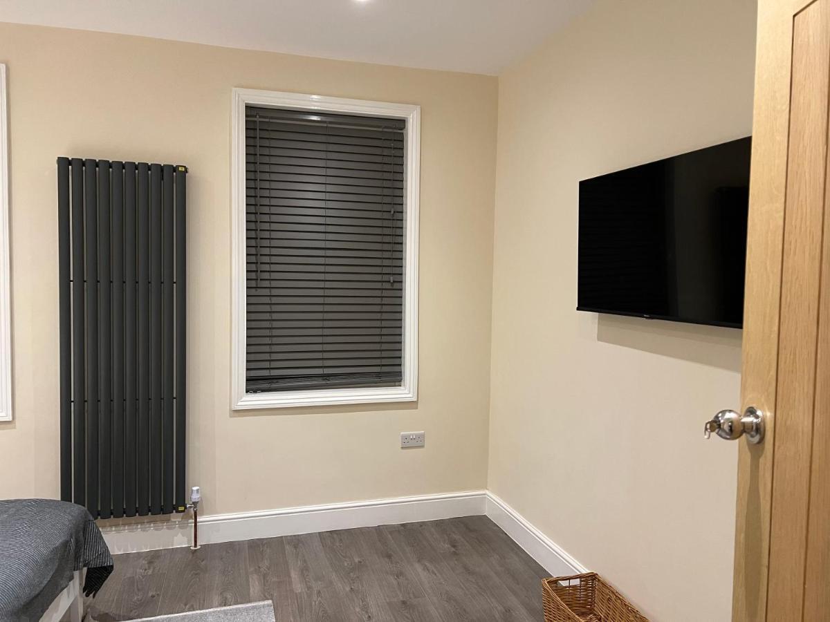 Beautiful Rooms Only Few Steps Away From Bruce Grove Tottenham Stadium ロンドン エクステリア 写真