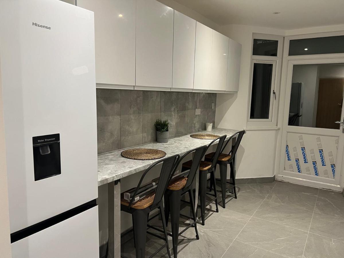 Beautiful Rooms Only Few Steps Away From Bruce Grove Tottenham Stadium ロンドン エクステリア 写真