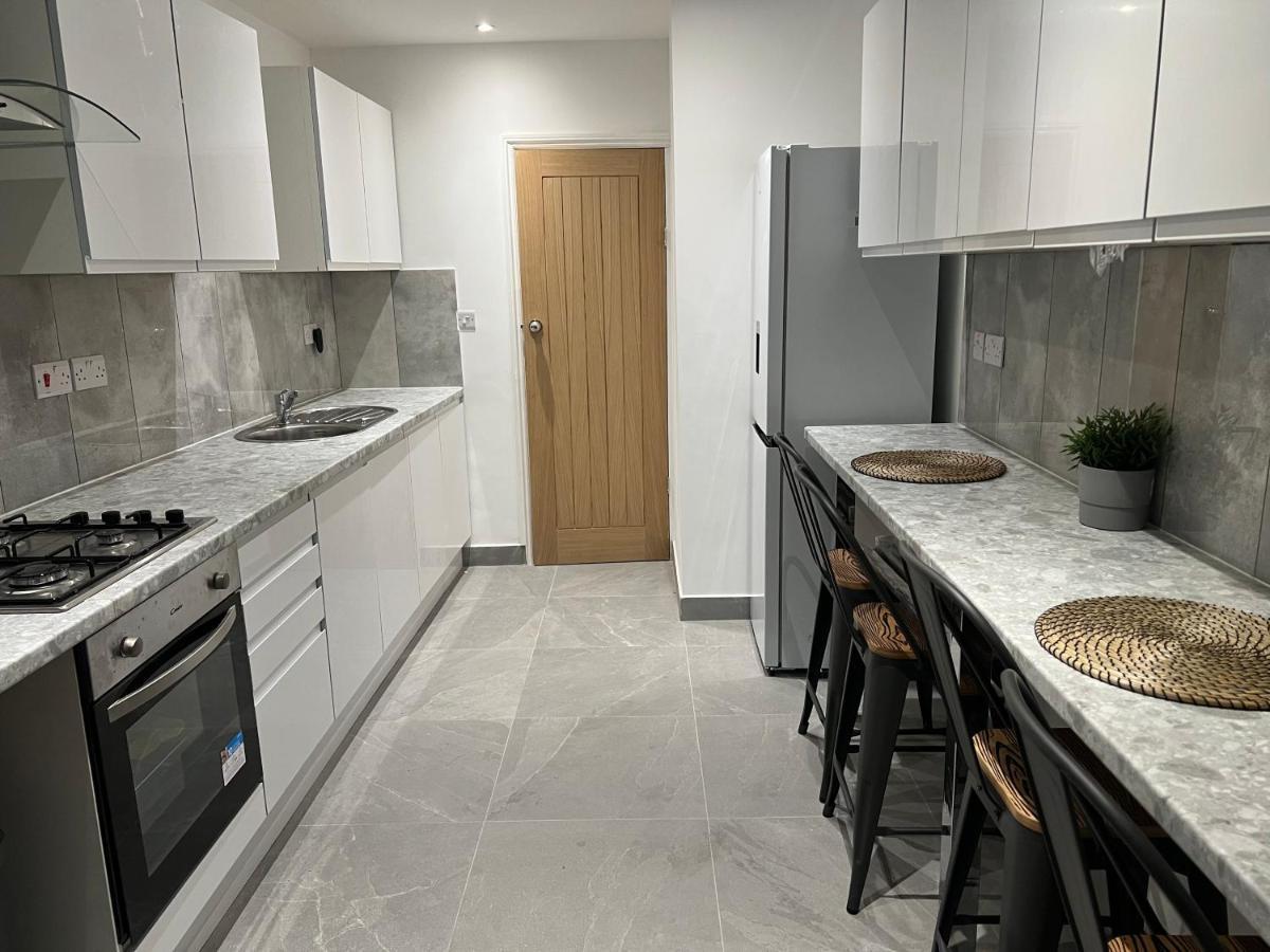 Beautiful Rooms Only Few Steps Away From Bruce Grove Tottenham Stadium ロンドン エクステリア 写真