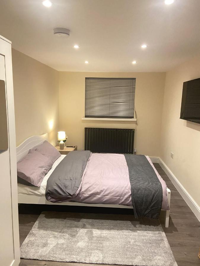 Beautiful Rooms Only Few Steps Away From Bruce Grove Tottenham Stadium ロンドン エクステリア 写真