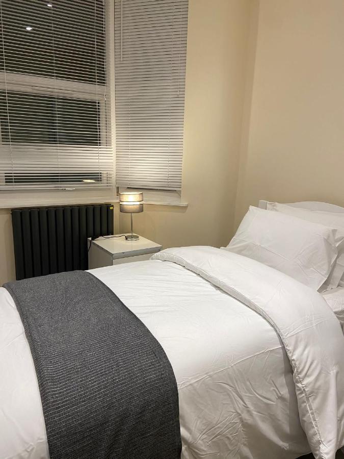 Beautiful Rooms Only Few Steps Away From Bruce Grove Tottenham Stadium ロンドン エクステリア 写真